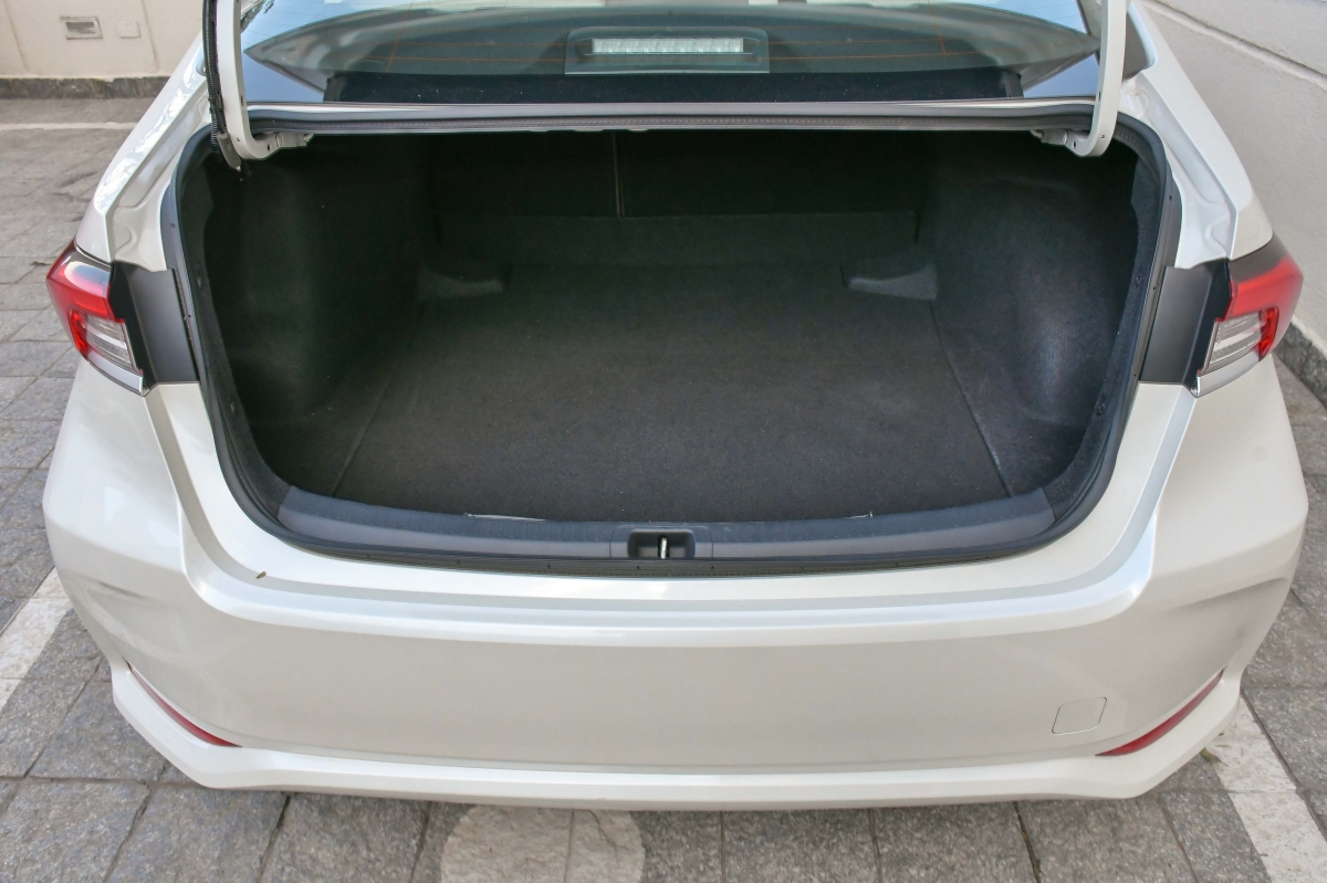 Toyota Corolla Altis Hybrid 5371