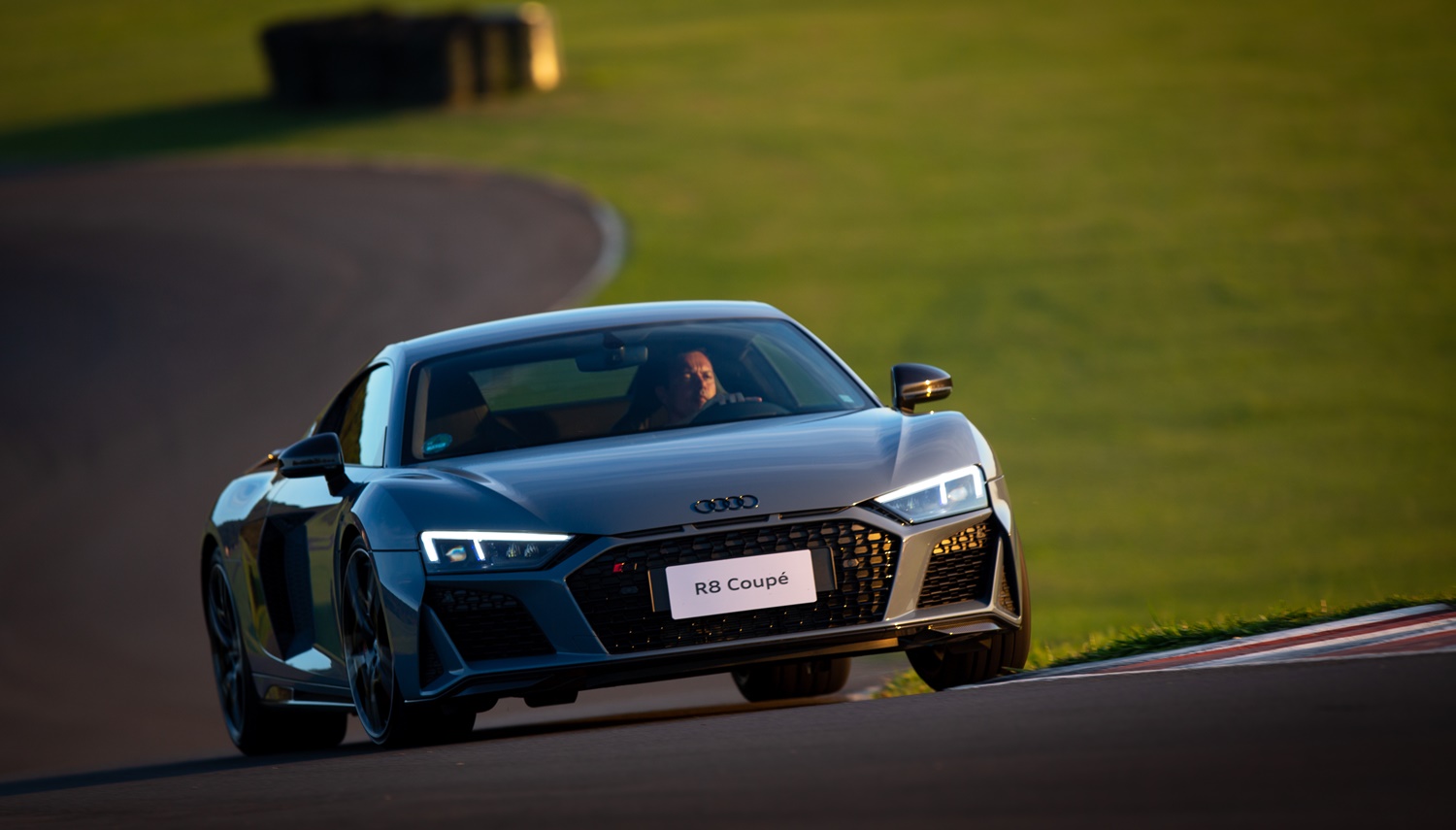 Audi R8: veja como anda a linha Audi RS