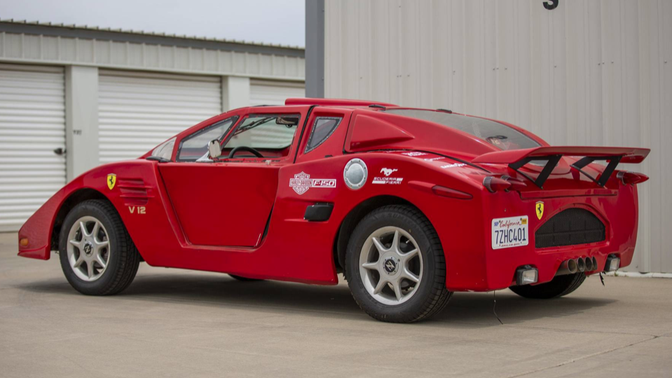 Ferrari fake é Fakerrari Enzo construída em cima de Pontiac Fiero