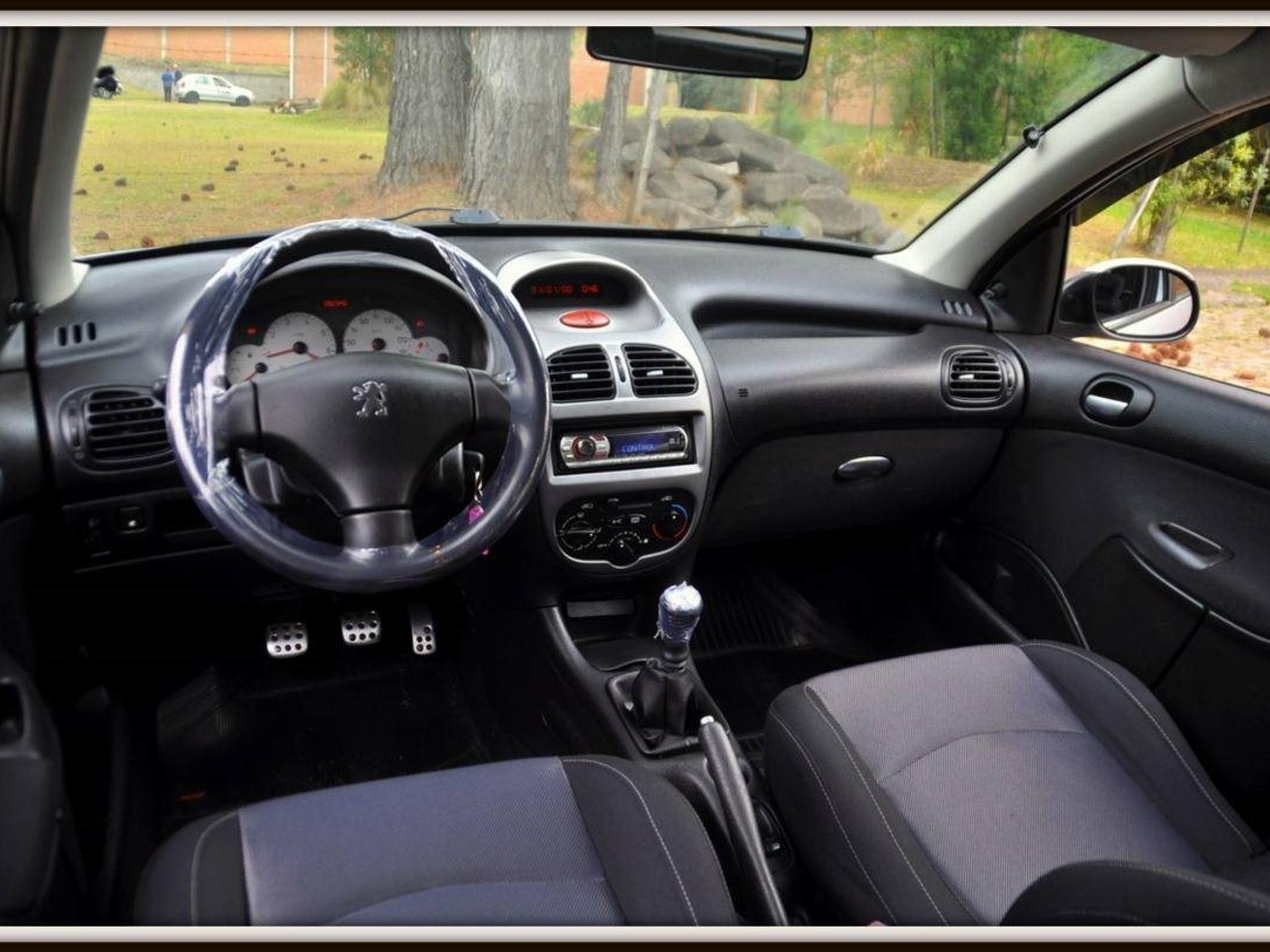 Peugeot 206 1.6 Escapade Sw 16v Flex 4p Manual Wmimagem10314461356