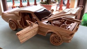 Mustang GT500 1967 de madeira