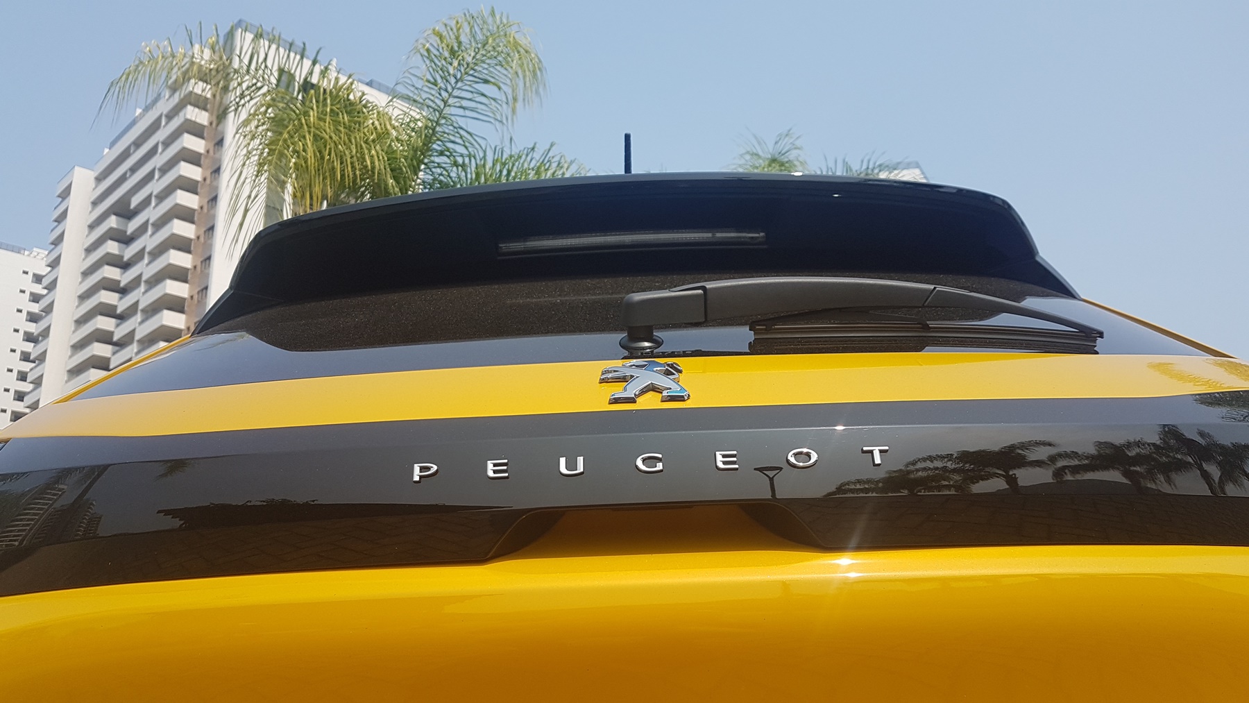 Peugeot 208 e-GT elétrico