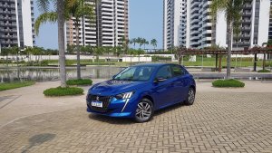 Novo 208 em sua versão Griffe 1.6 AT, a topo de linha do hatch compacto da Peugeot