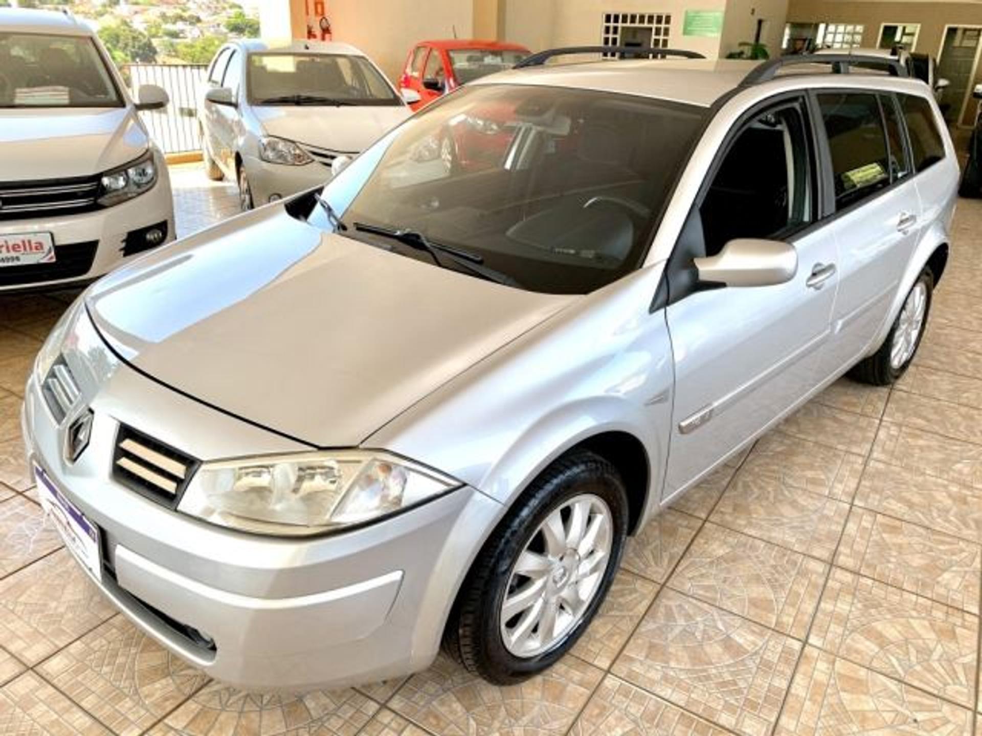 Renault Megane 1.6 Dynamique Grand Tour 16v Flex 4p Manual Wmimagem17480770383
