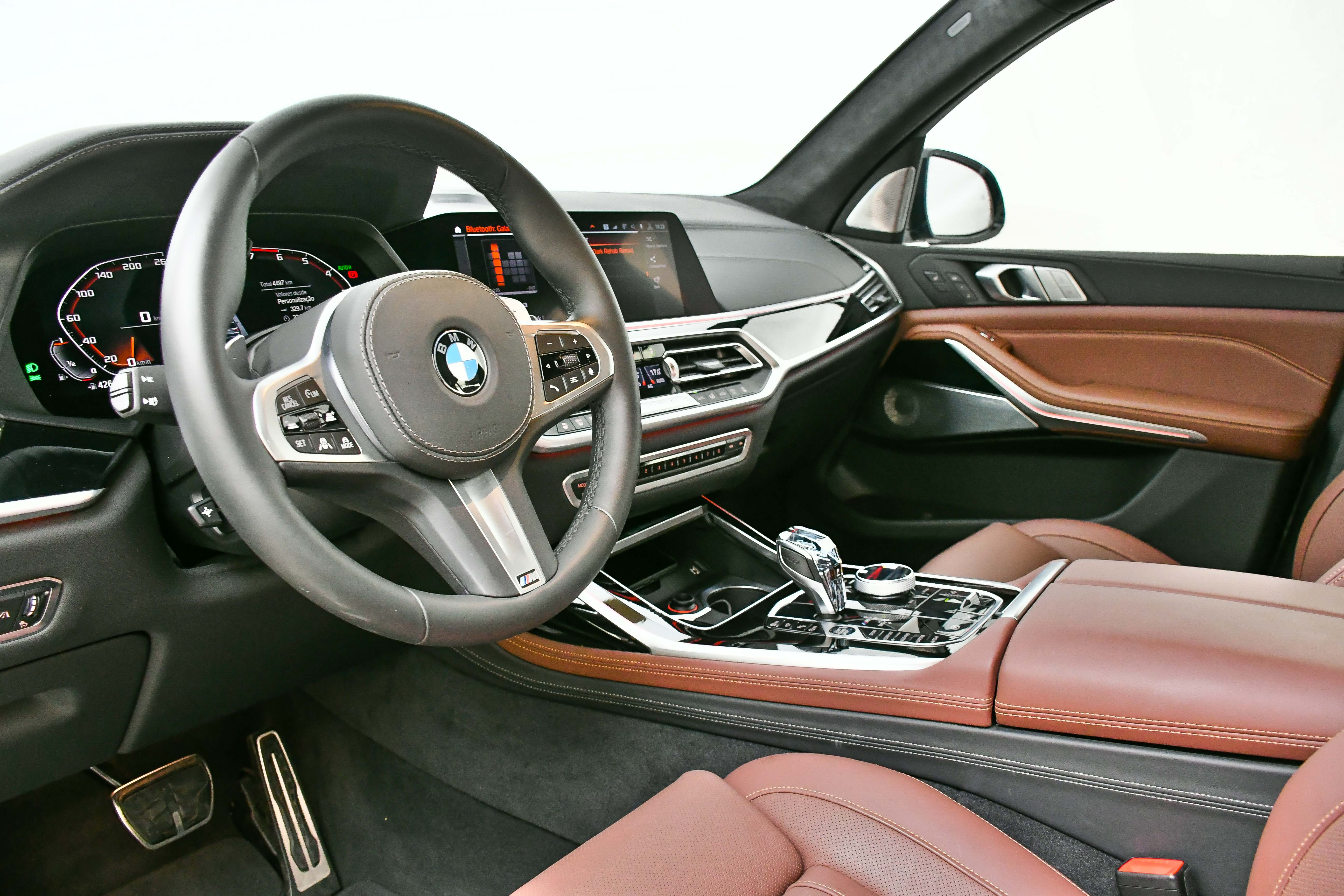 BMW X7 M50i
