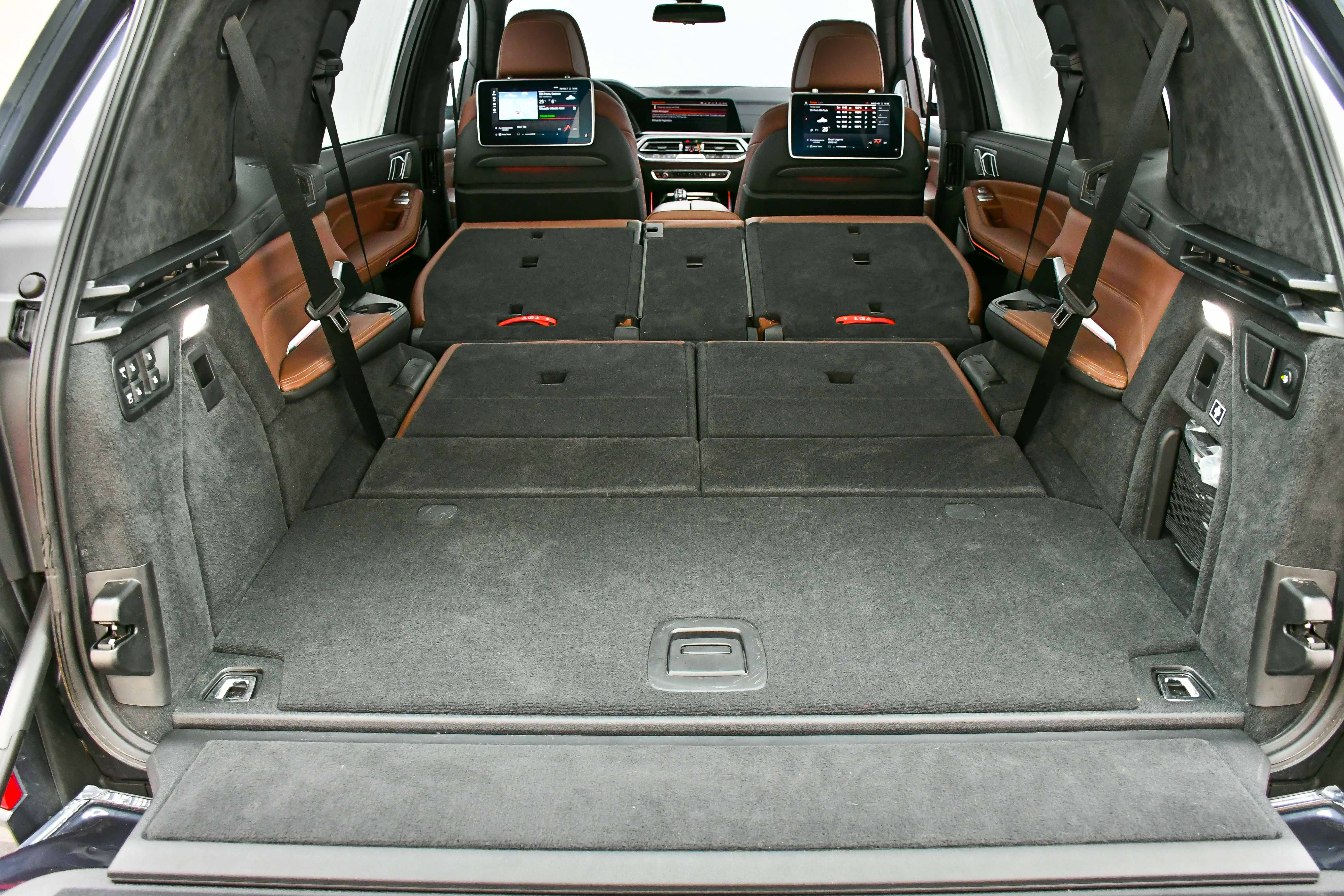 BMW X7 M50i