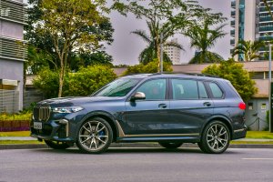 BMW X7 M50i