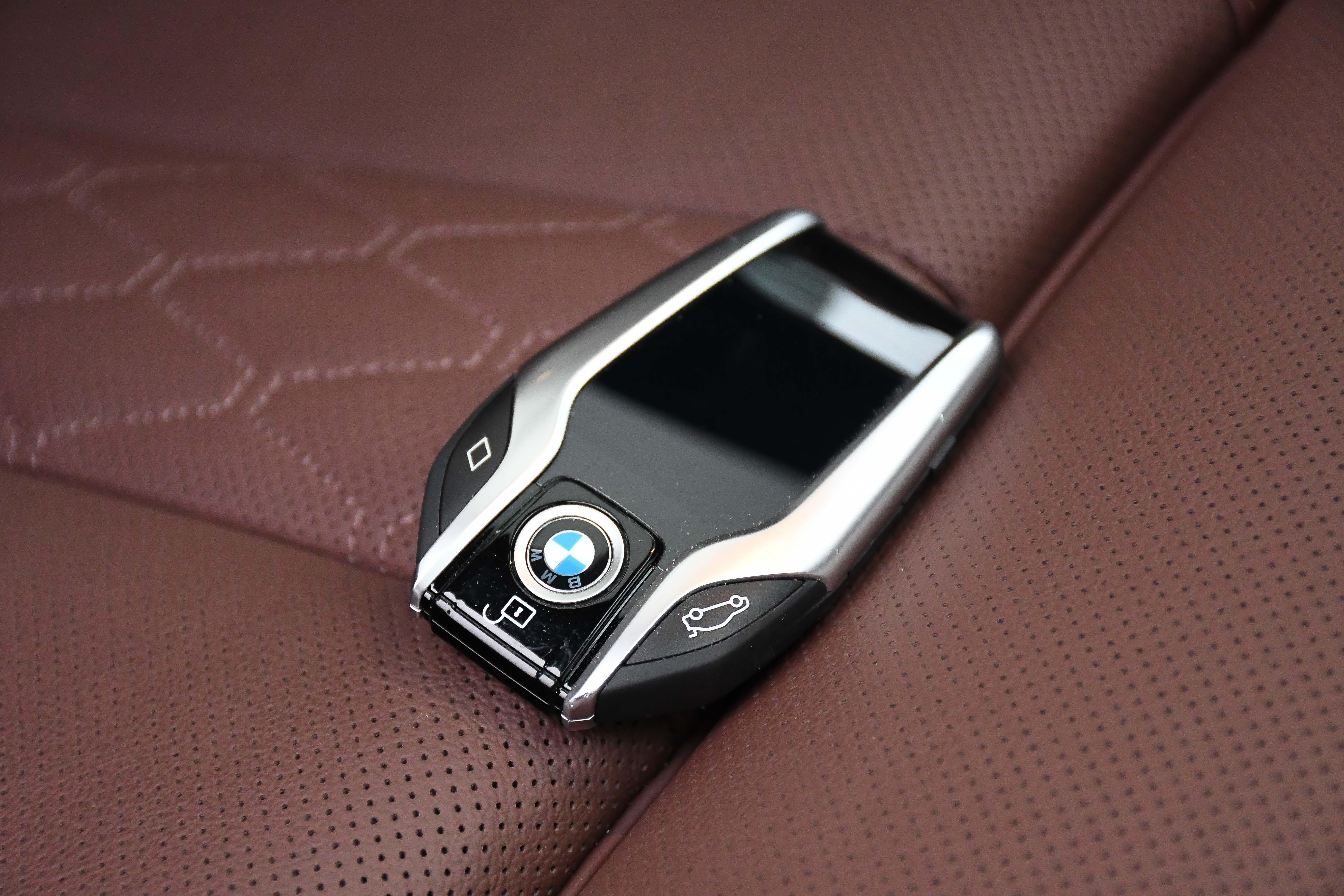 BMW X7 M50i