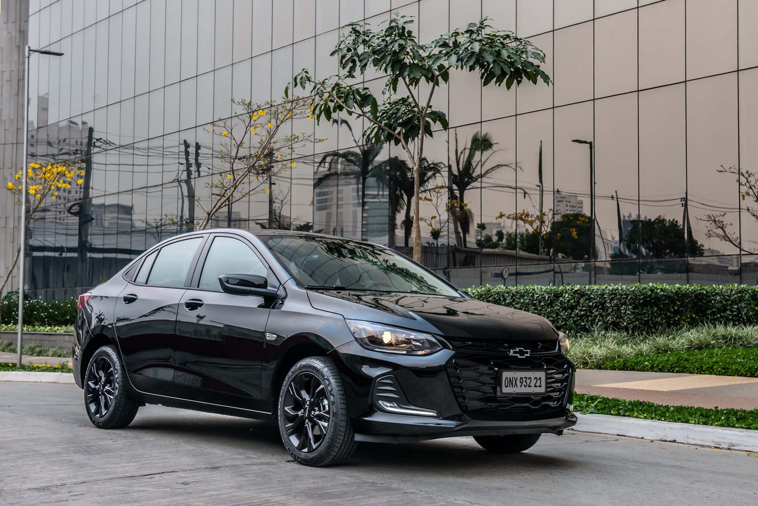 Onix Plus Midnight 10
