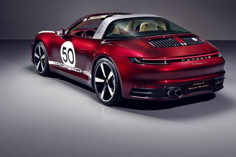 Atacante do Milan, da Itália, comprou para si mesmo o raro e belíssimo Porsche