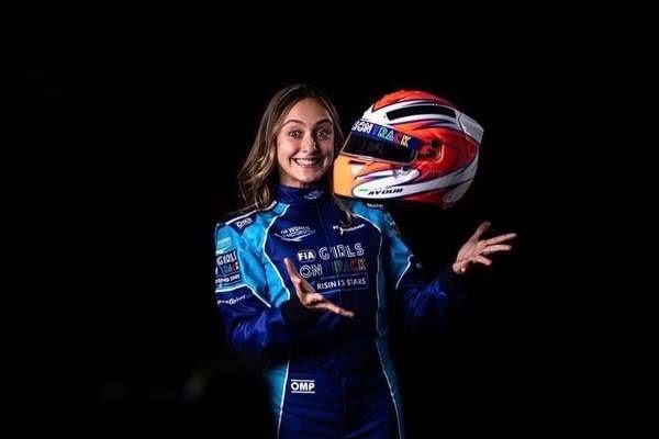 Júlia Ayoub, pilota de cart