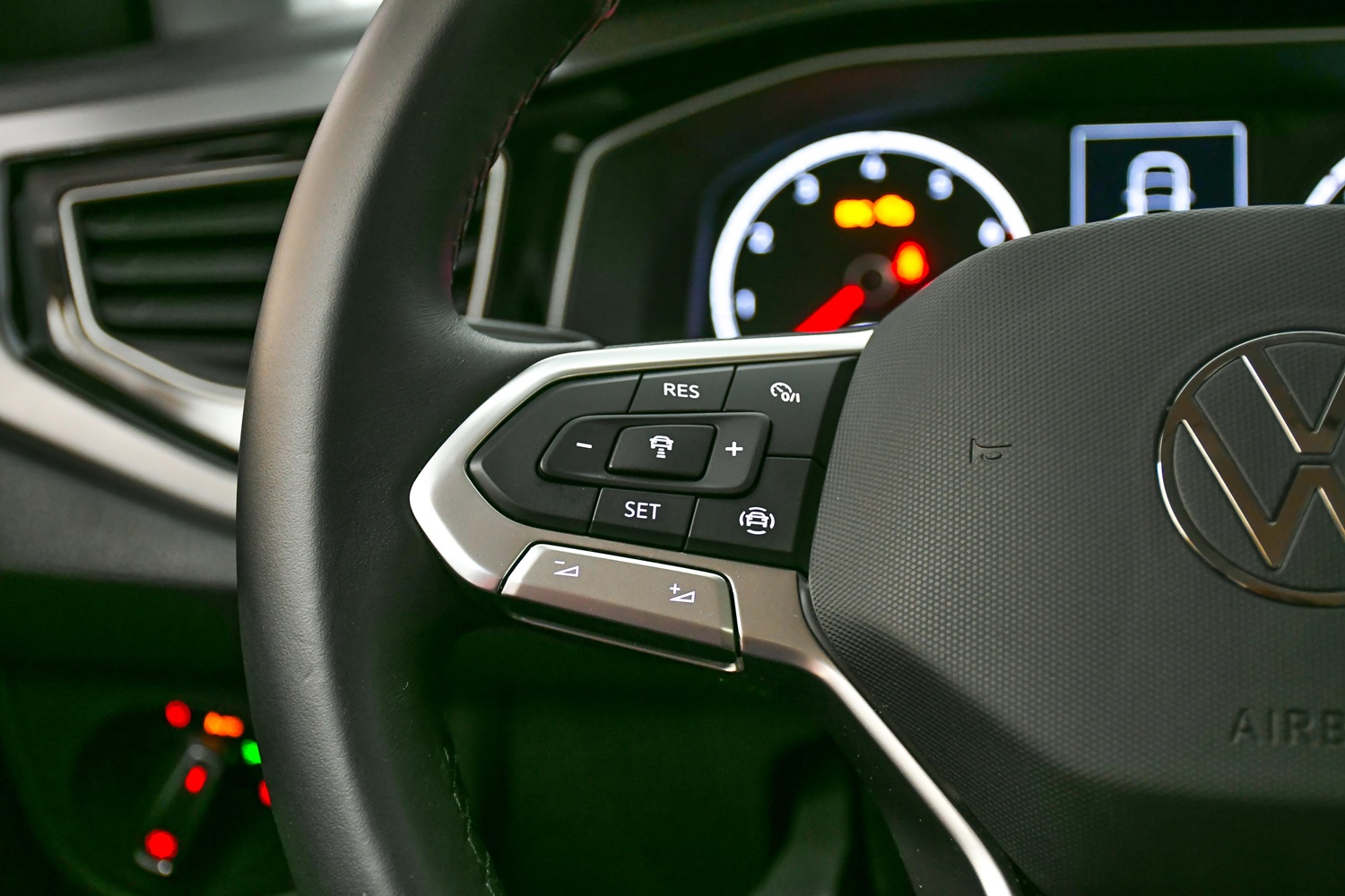 Volkswagen Nivus Comfortline 200TSI