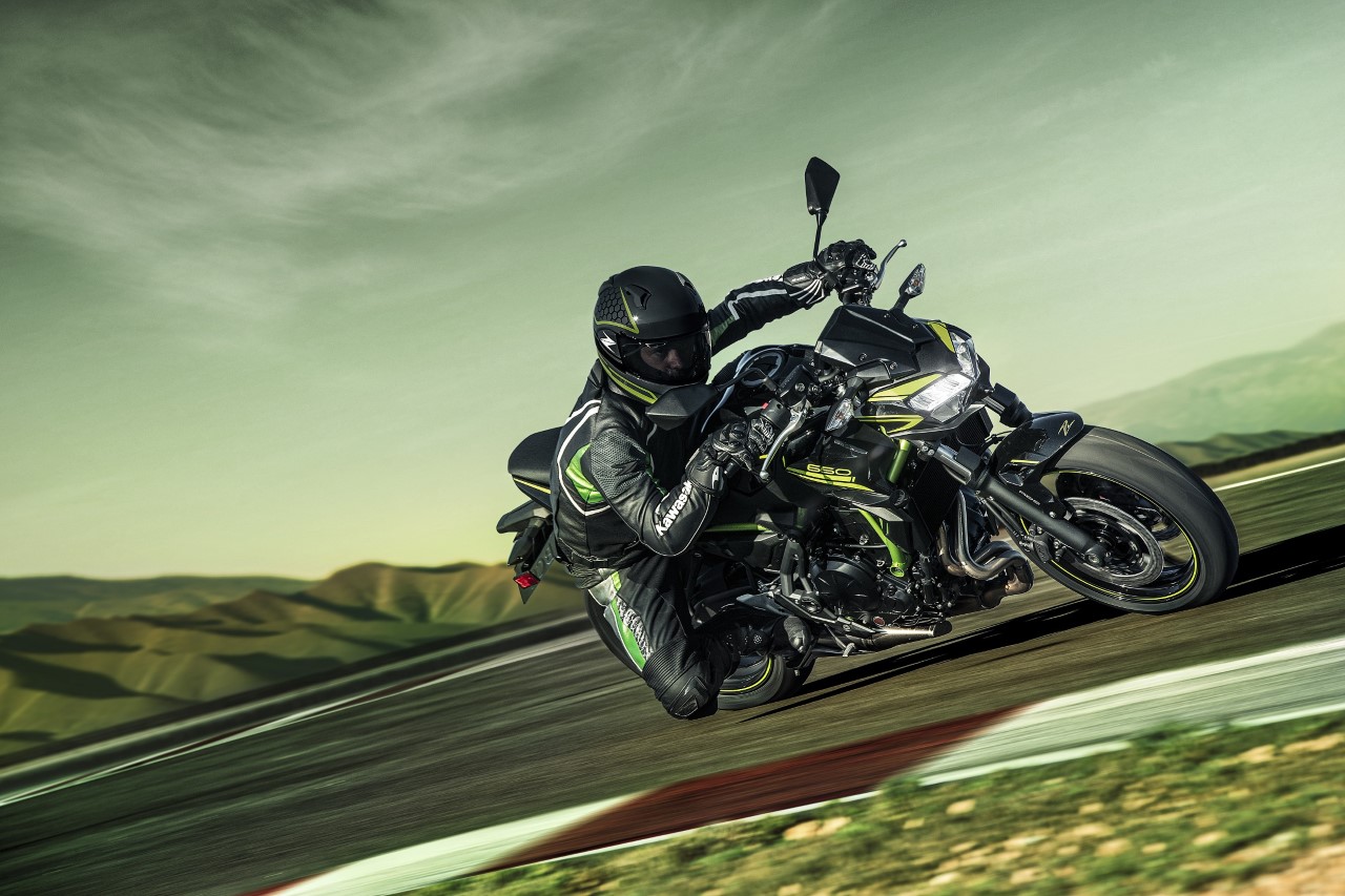 Thumbnail Kawasaki Z650 (1) Foto Principal
