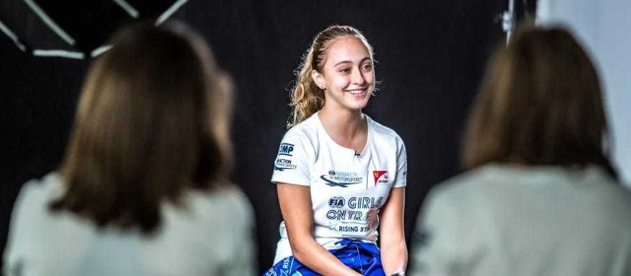 Júlia Ayoub