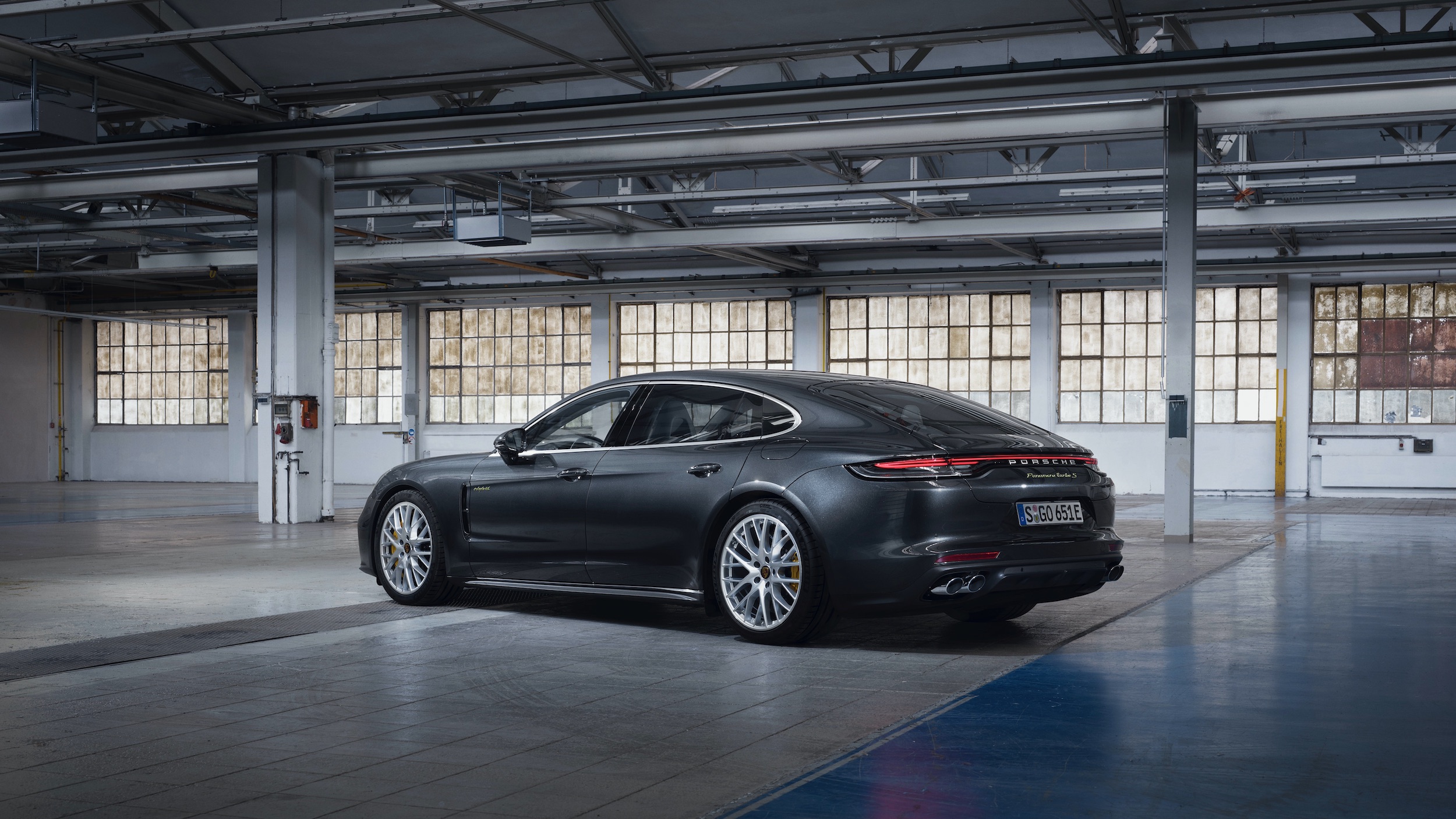 Posche Panamera Turbo S E Hybrid (1)