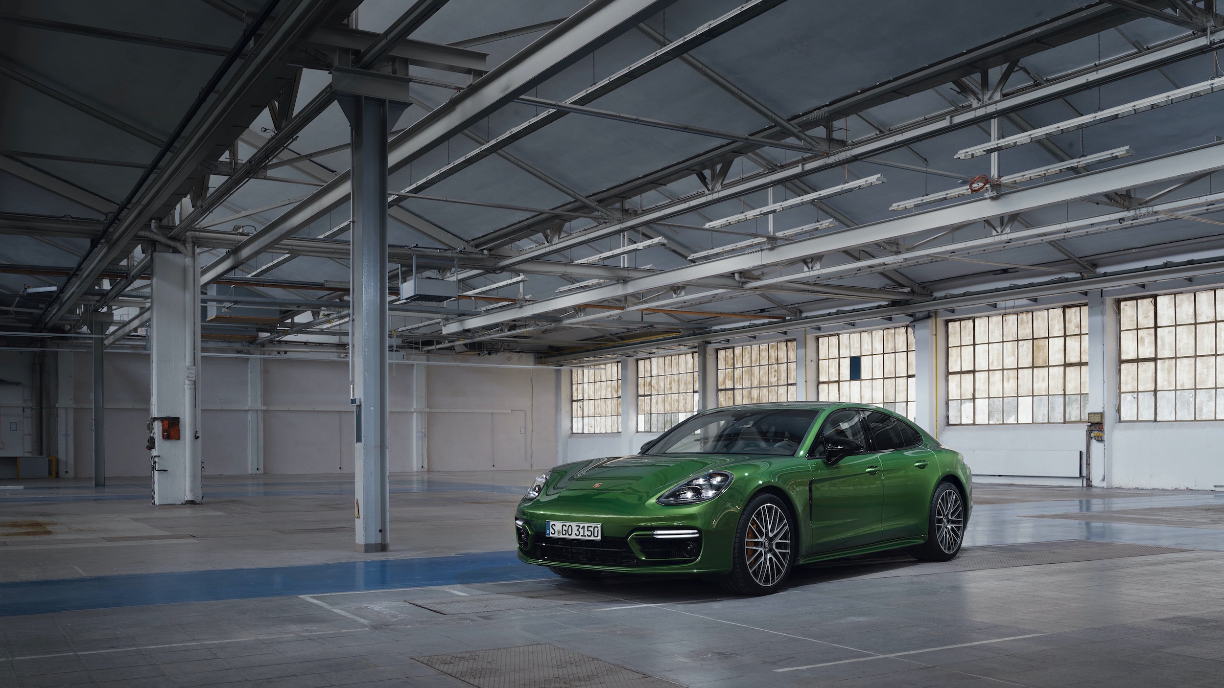 Porsche Panamera 4s (2)