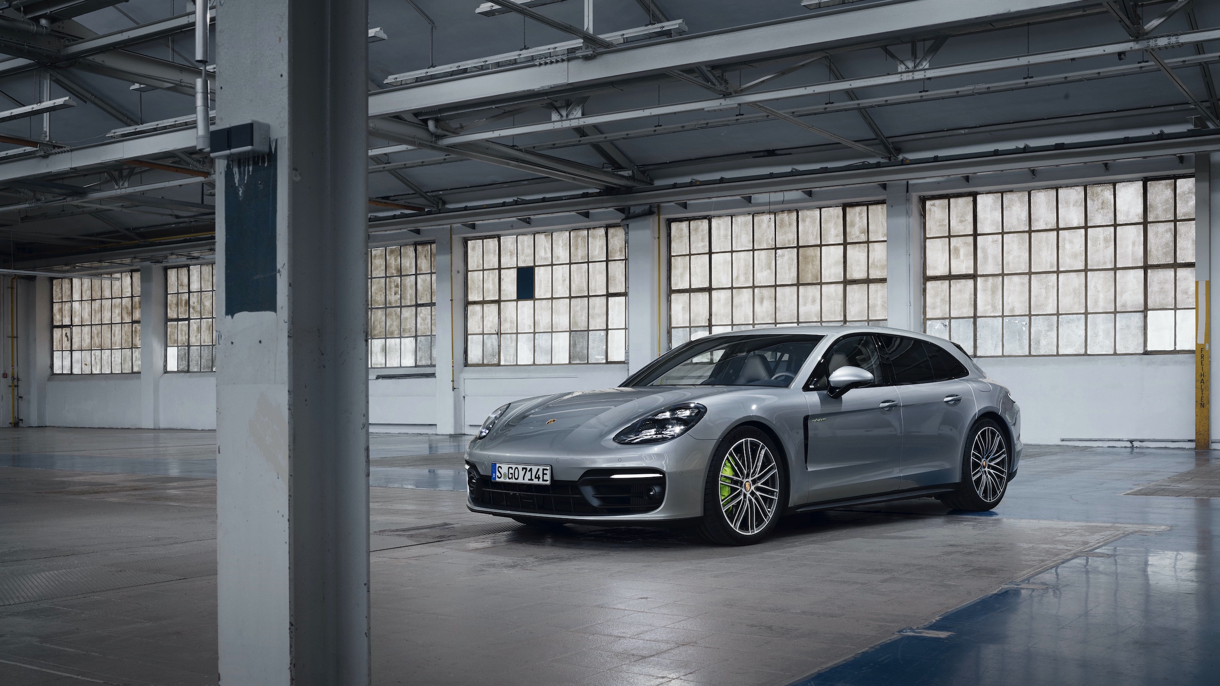 Porsche Panamera 4 E Hybrid (2)