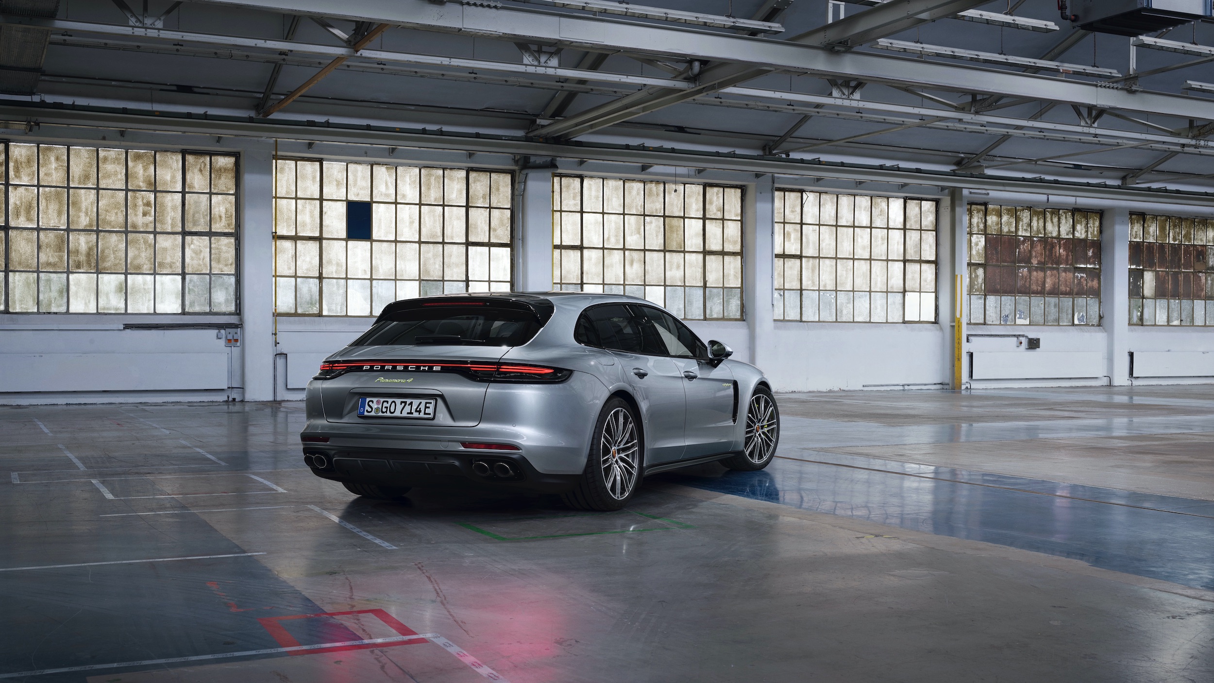 Porsche Panamera 4 E Hybrid (1)