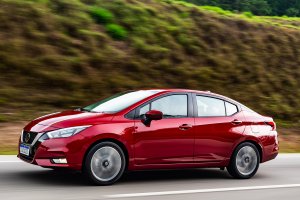 Nissan Versa (3)