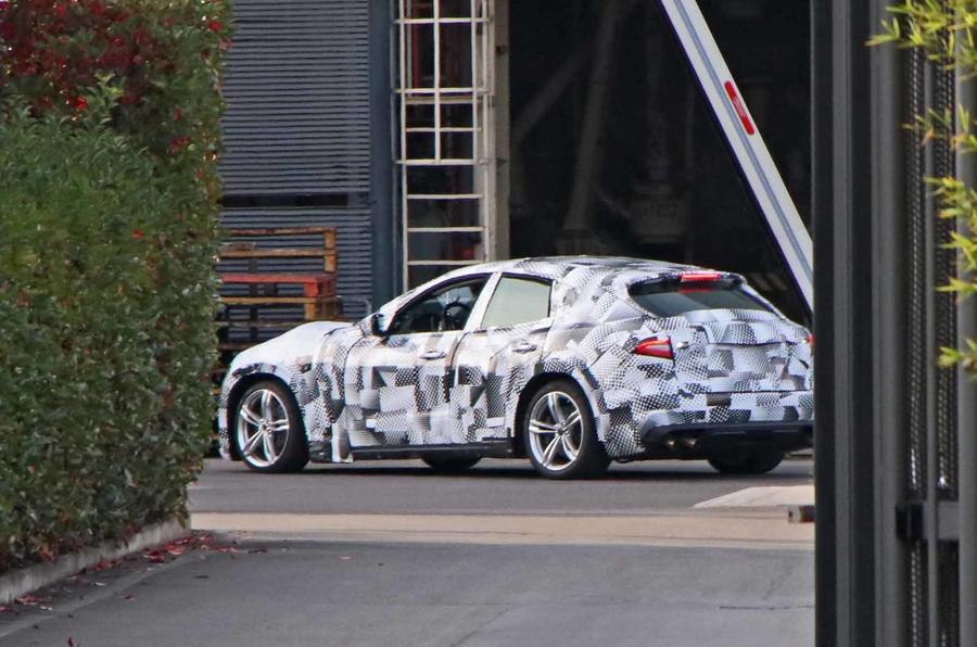 Suv Da Ferrari Em Flagra De Mula Da Autocar (1)