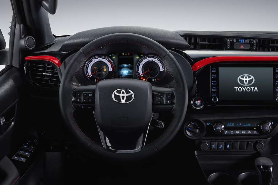 Toyota Hilux GR-S