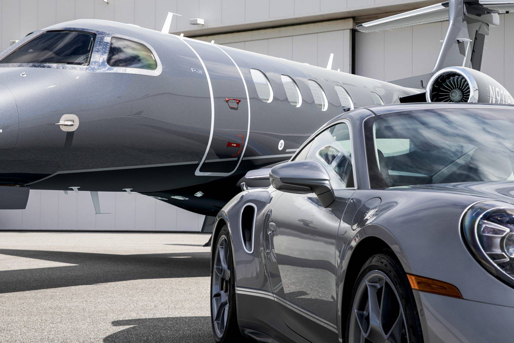Duet Embraer And Porsche de graça