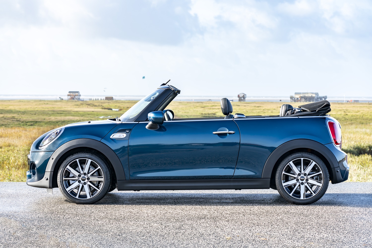 Mini Cooper Cabrio Sidewalk (7)