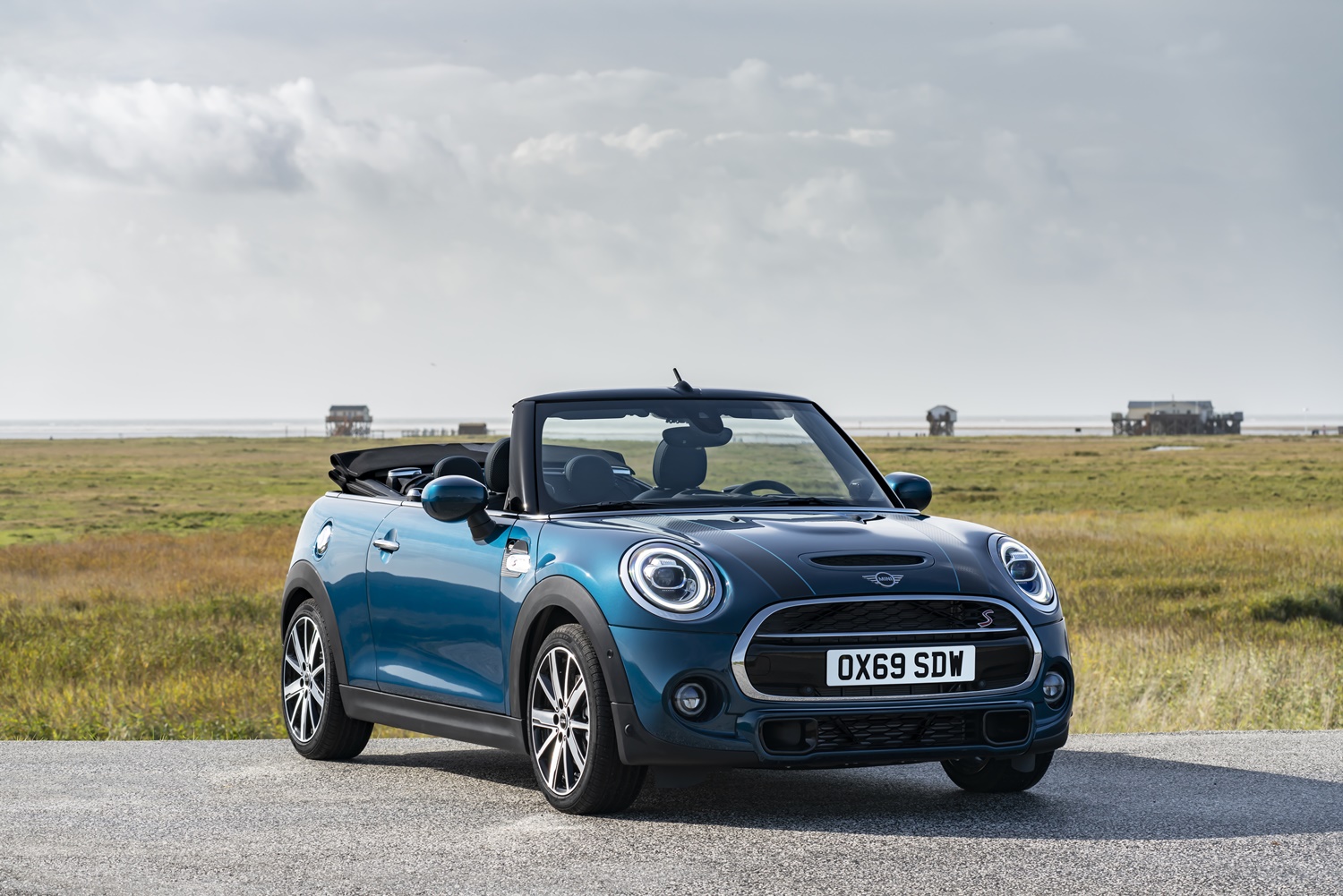 Mini Cooper Cabrio Sidewalk (1)
