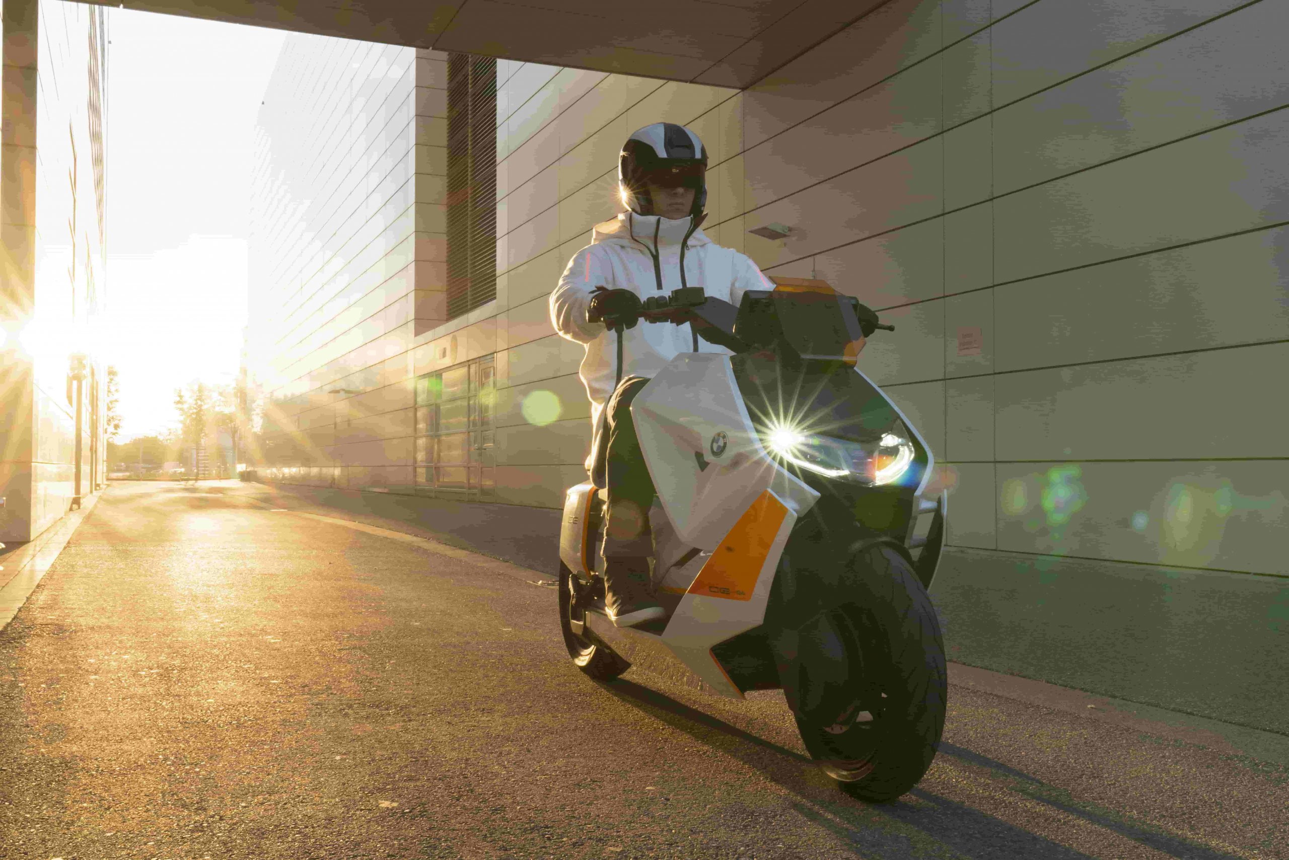 Bmw Motorrad Definition Ce 04 Beauty 01 Min