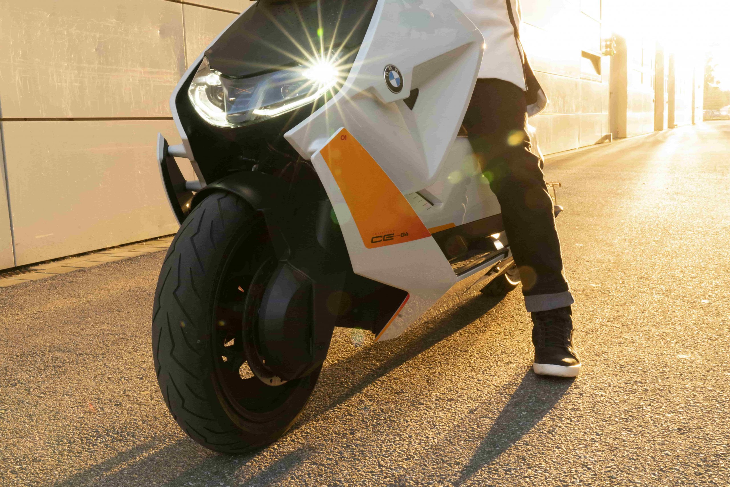 Bmw Motorrad Definition Ce 04 Beauty 04 Min