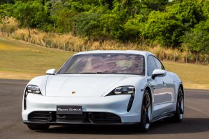Taycan Turbo S 22804
