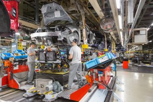Nissan Leaf Electric Car Assembly At Sunderland U K Plant 100554589 H