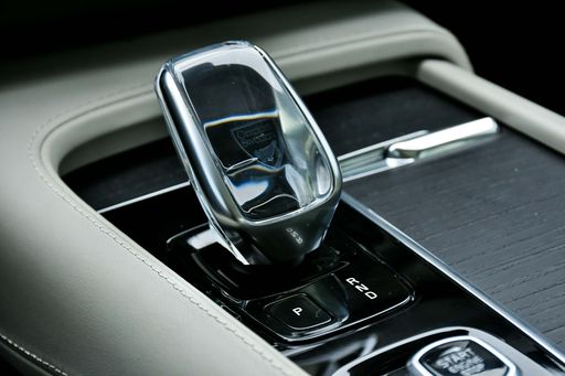 Volvo XC90 01