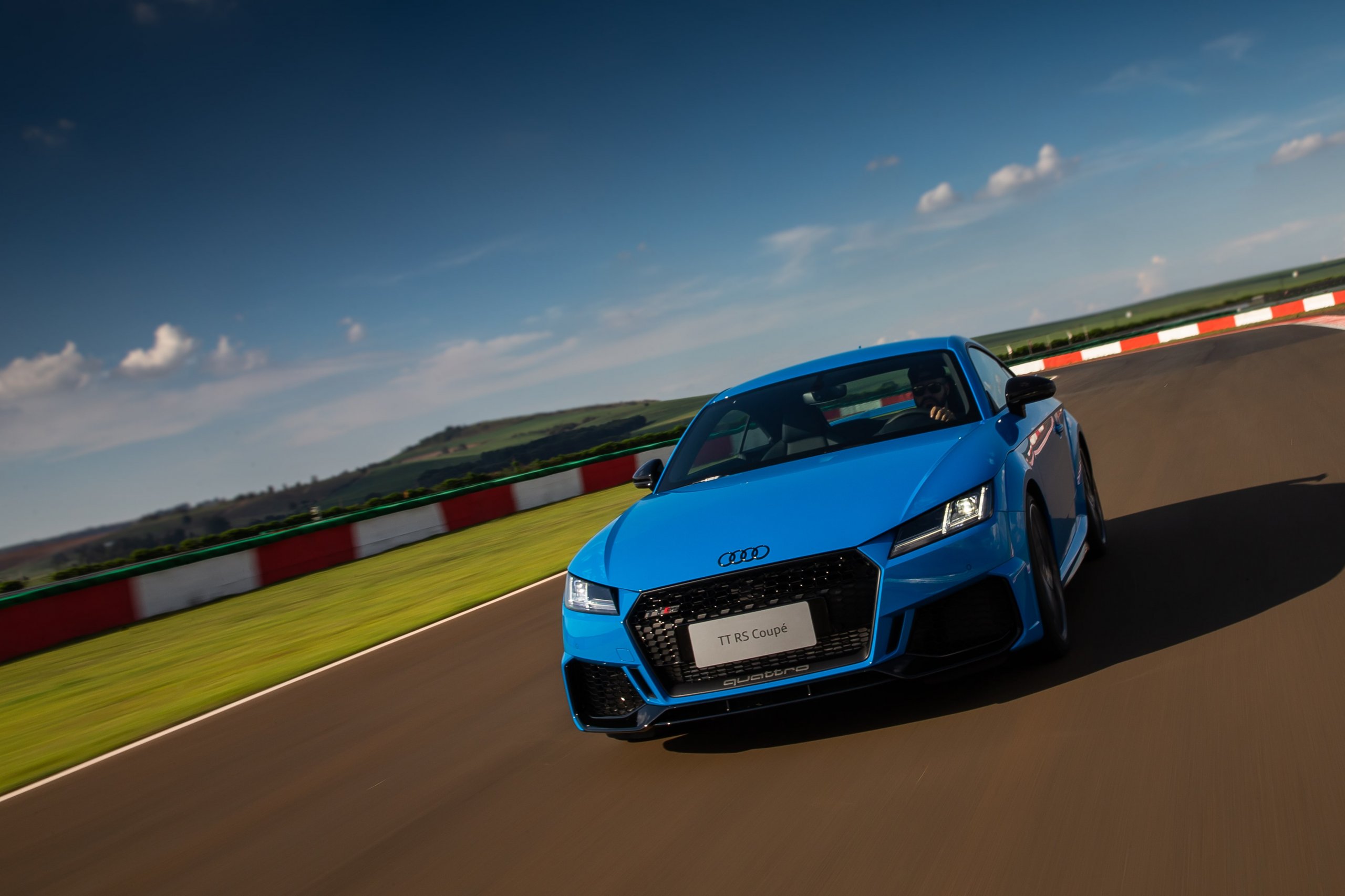 Audi Ttrs (7) Min