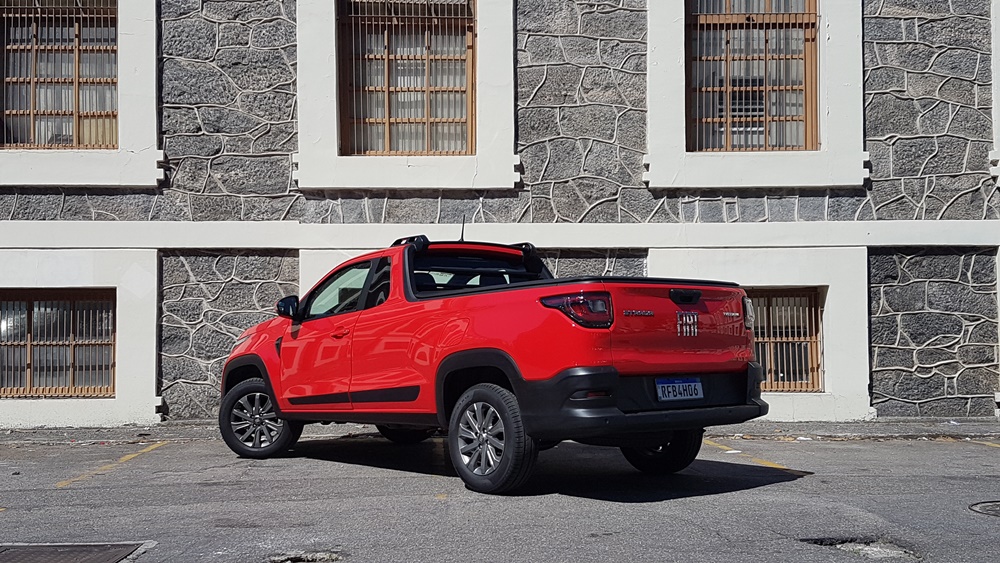 Fiat Strada Freedom Cabine Plus 1 (40)