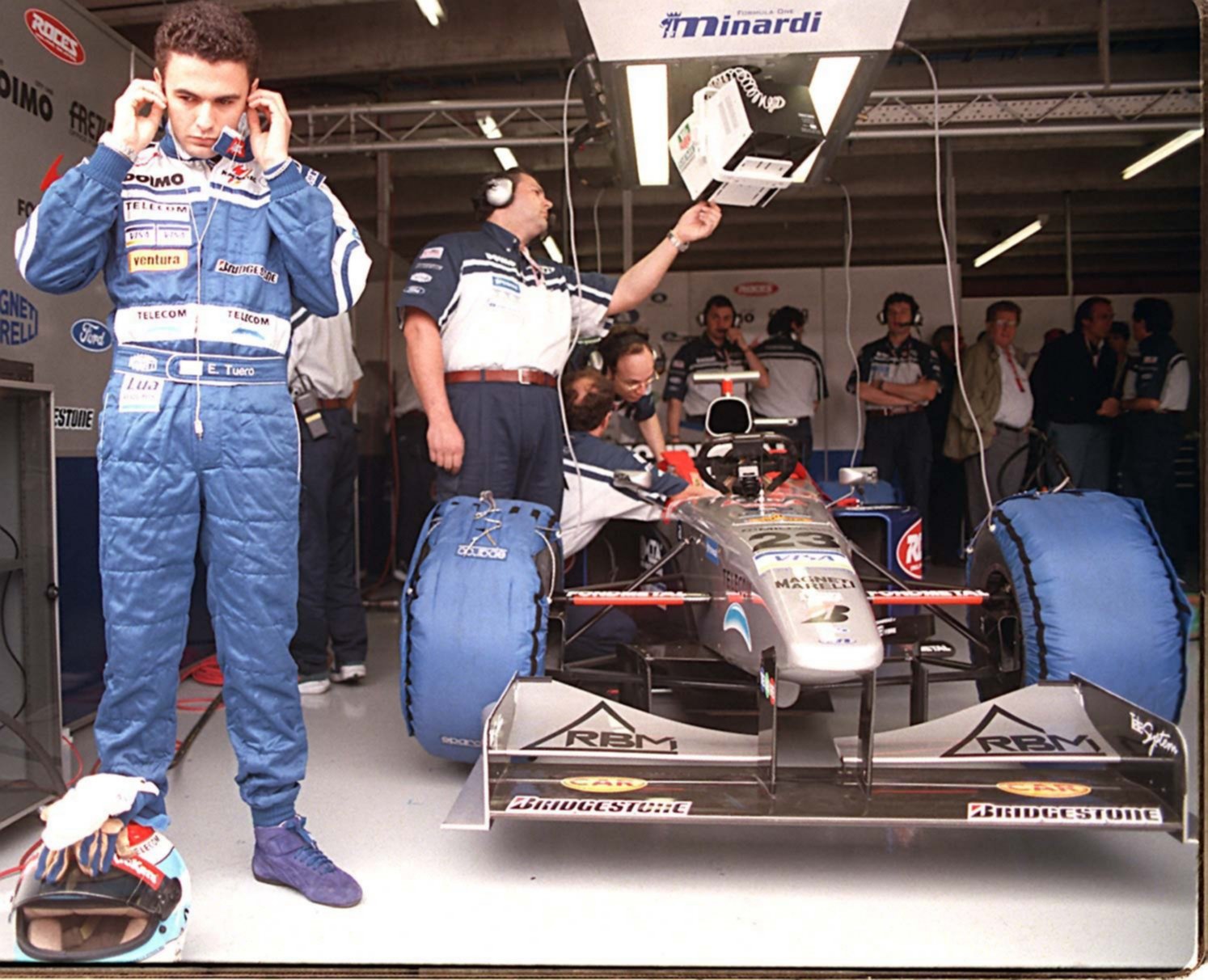 Esteban Tuero pilotos mais novos da Fórmula 1