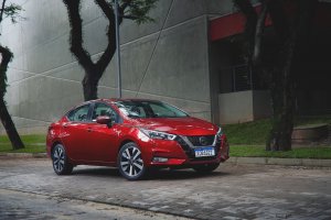 Aro Nissan Versa 2