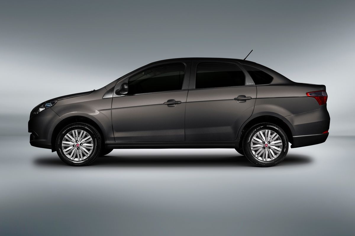 Fiat Grand Siena Attractive 14 Medium (1)