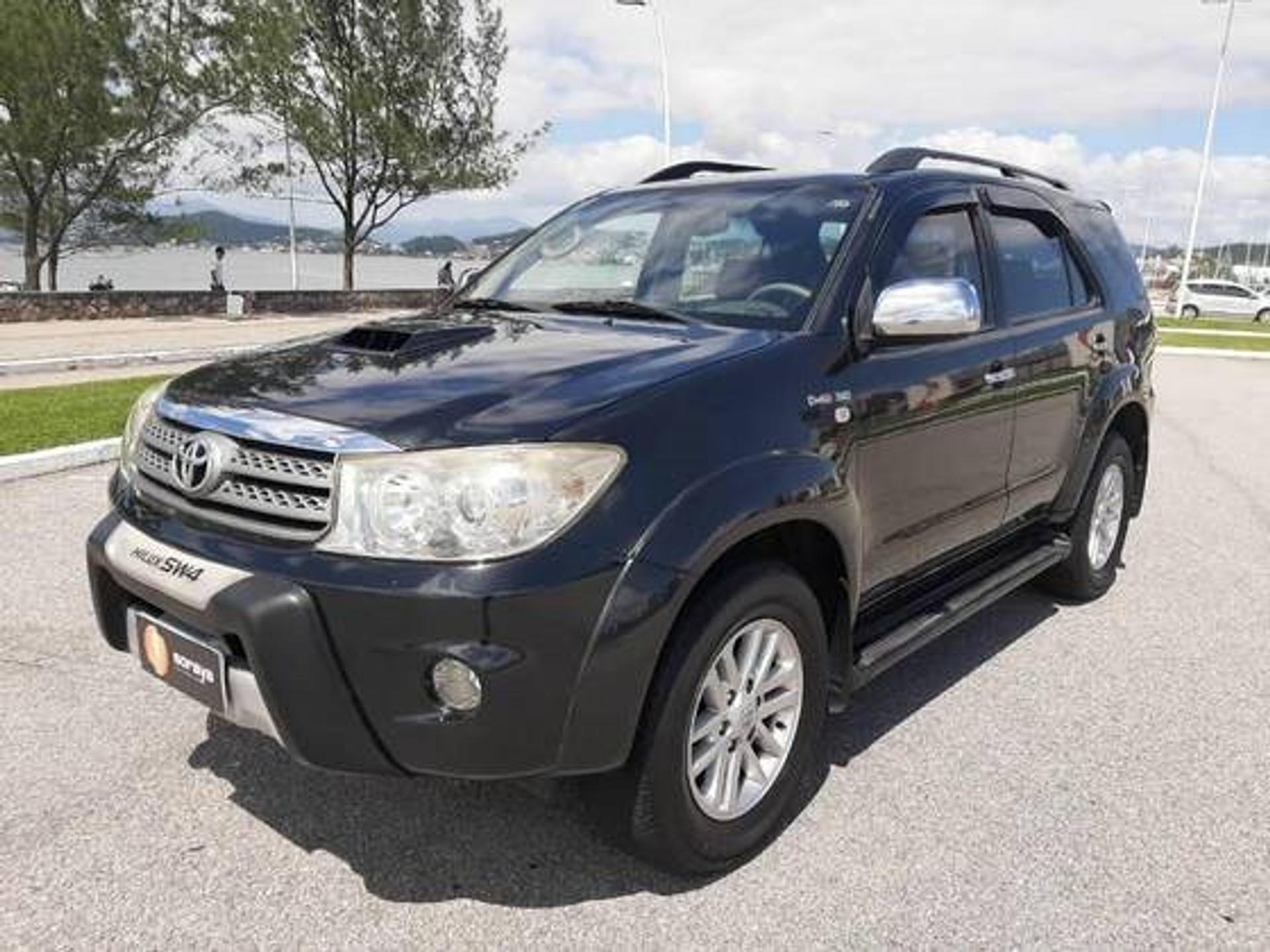 Toyota Hilux Sw4 3.0 Srv 4x4 7 Lugares 16v Turbo Intercooler Diesel 4p Automatico Wmimagem12031447584