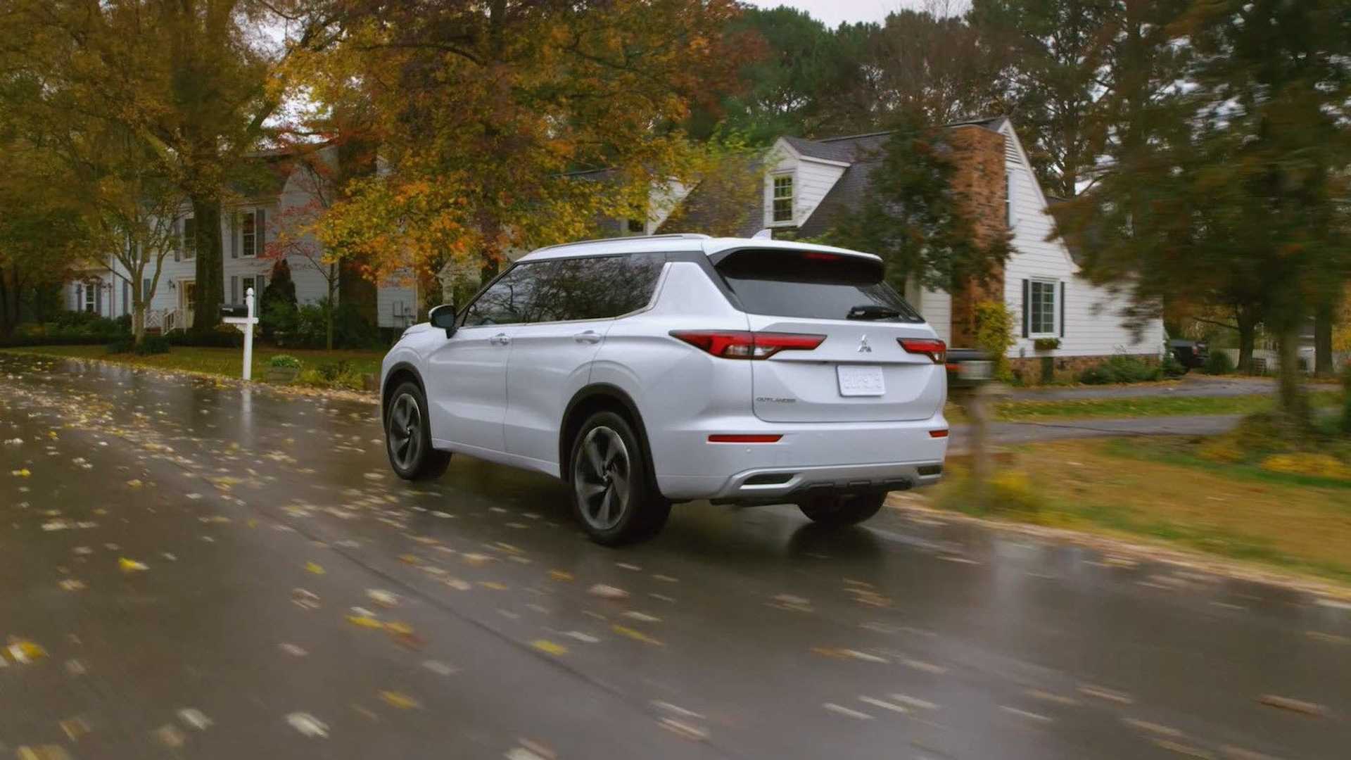 Mitsubishi Outlander Exterior (1)