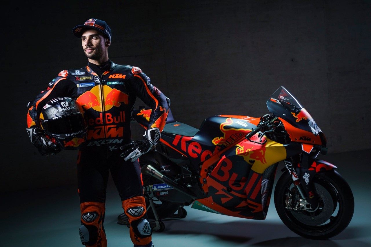Thumbnail 6. Miguel Oliveira