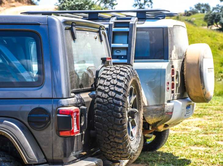 Land Rover Defender x Jeep Wrangler Rubicon