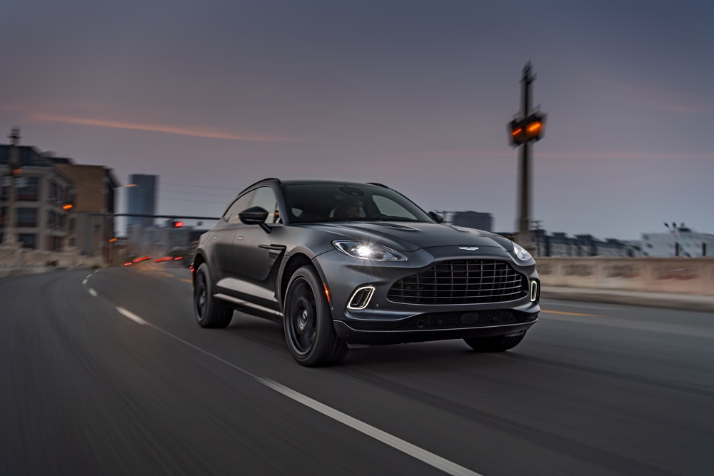 Aston Martin Dbx (3)