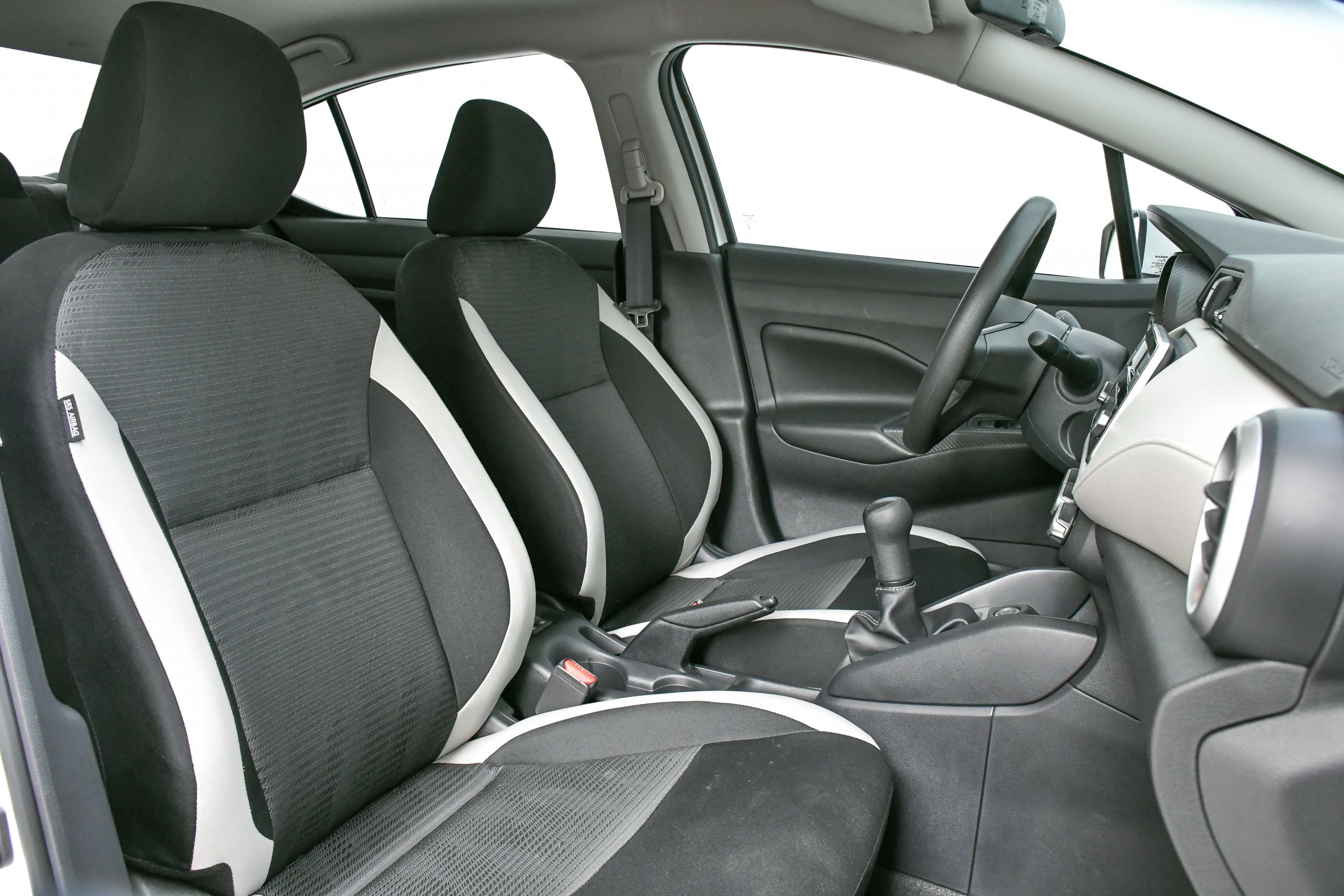 Nissan Versa Sense 7670