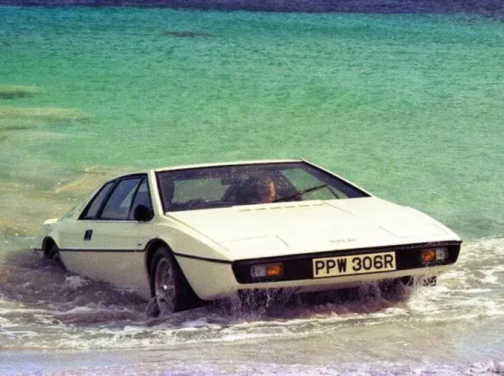 Lotus 007