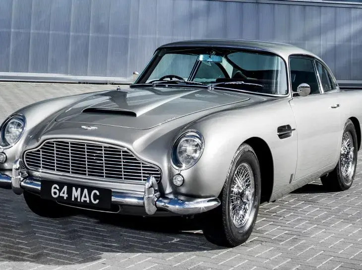 Aston Martin 007