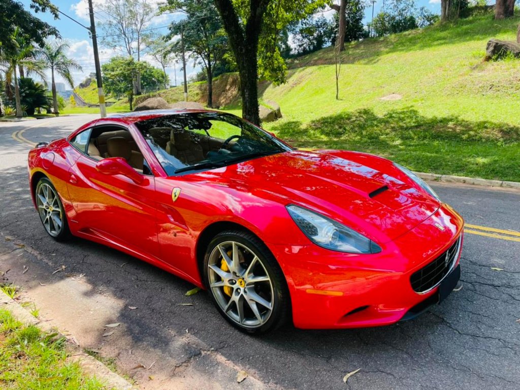 Ferrari California 4.3 V8 Gasolina F1dct Wmimagem17560385036