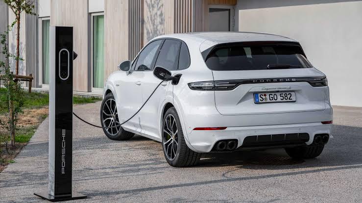 Porsche Cayenne SUVs mais de 1 milhão