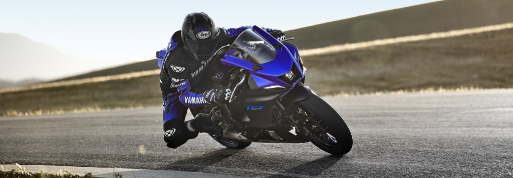 2022 R7 Action Image