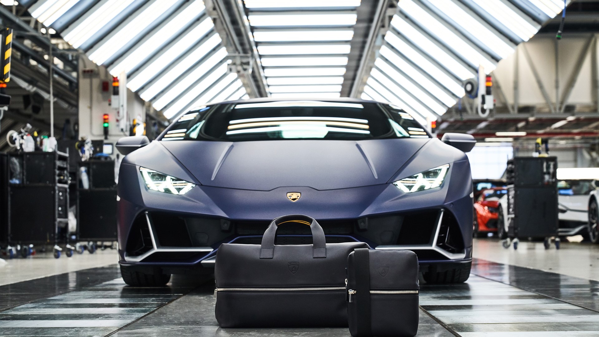 Lamborghini Fábrica E Kit De Malas